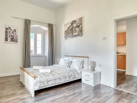 Sale, one bedroom apartment, 42m², Stari Grad Kotor, Kotor - image 10