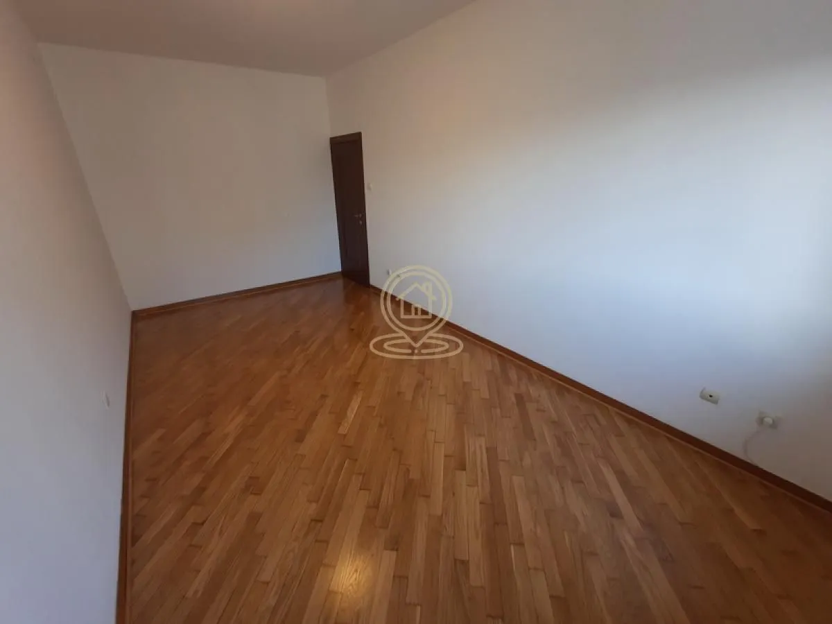 Izdavanje, stan, 172m², Vračar Sve Podlokacije, Beograd
