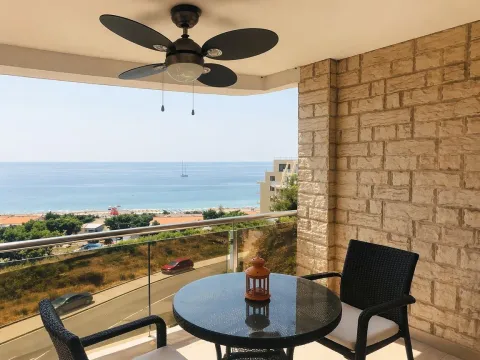 Rent, studio apartment, 40m², Bečići, Budva - image 2