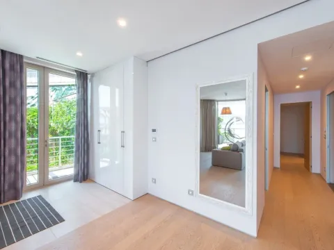Prodaja, dvosoban stan, 156m², Budva, Crna Gora - image 13