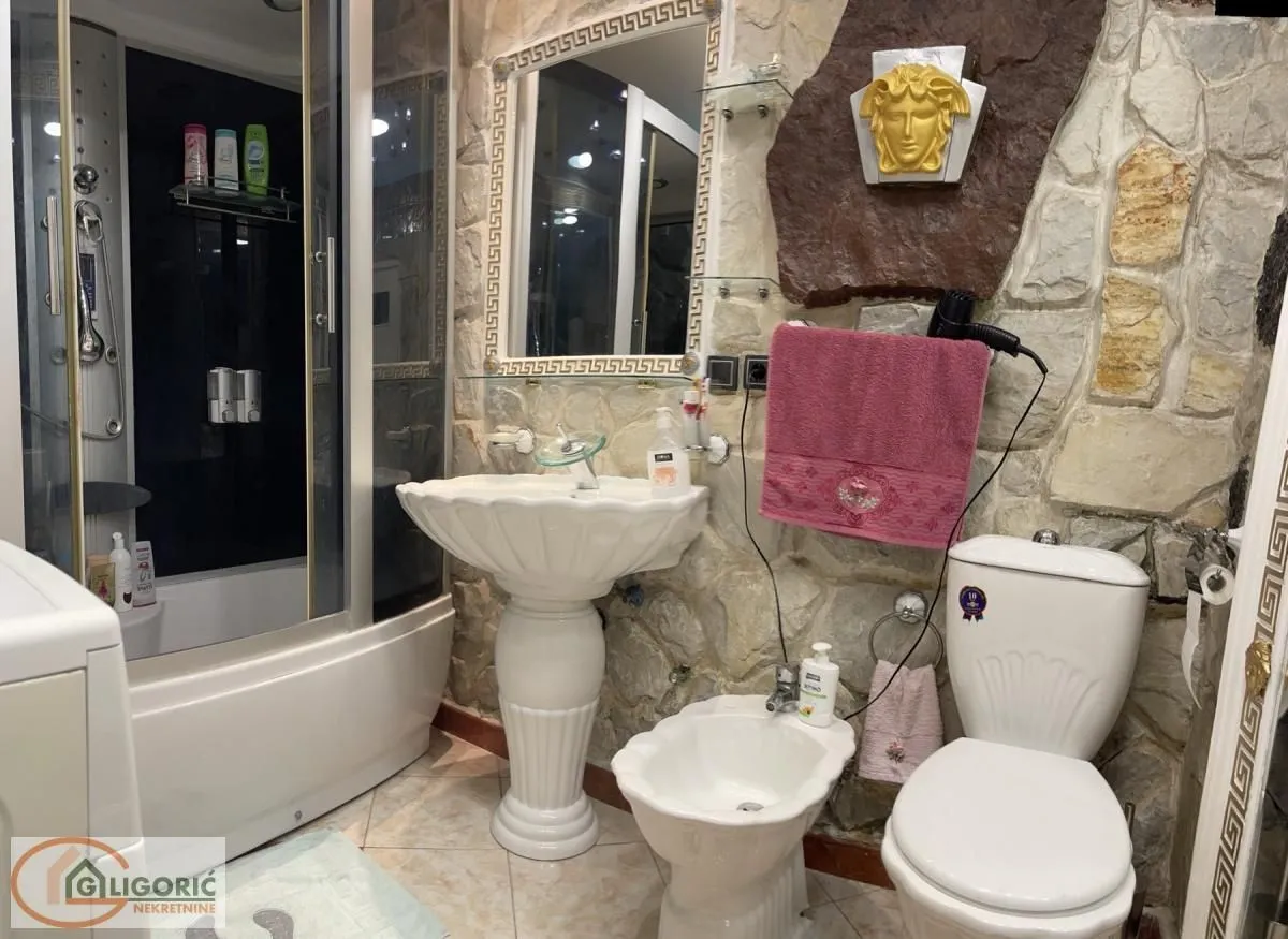 Sale, three bedroom apartment, 57m², Karaburma, Palilula Sve Podlokacije