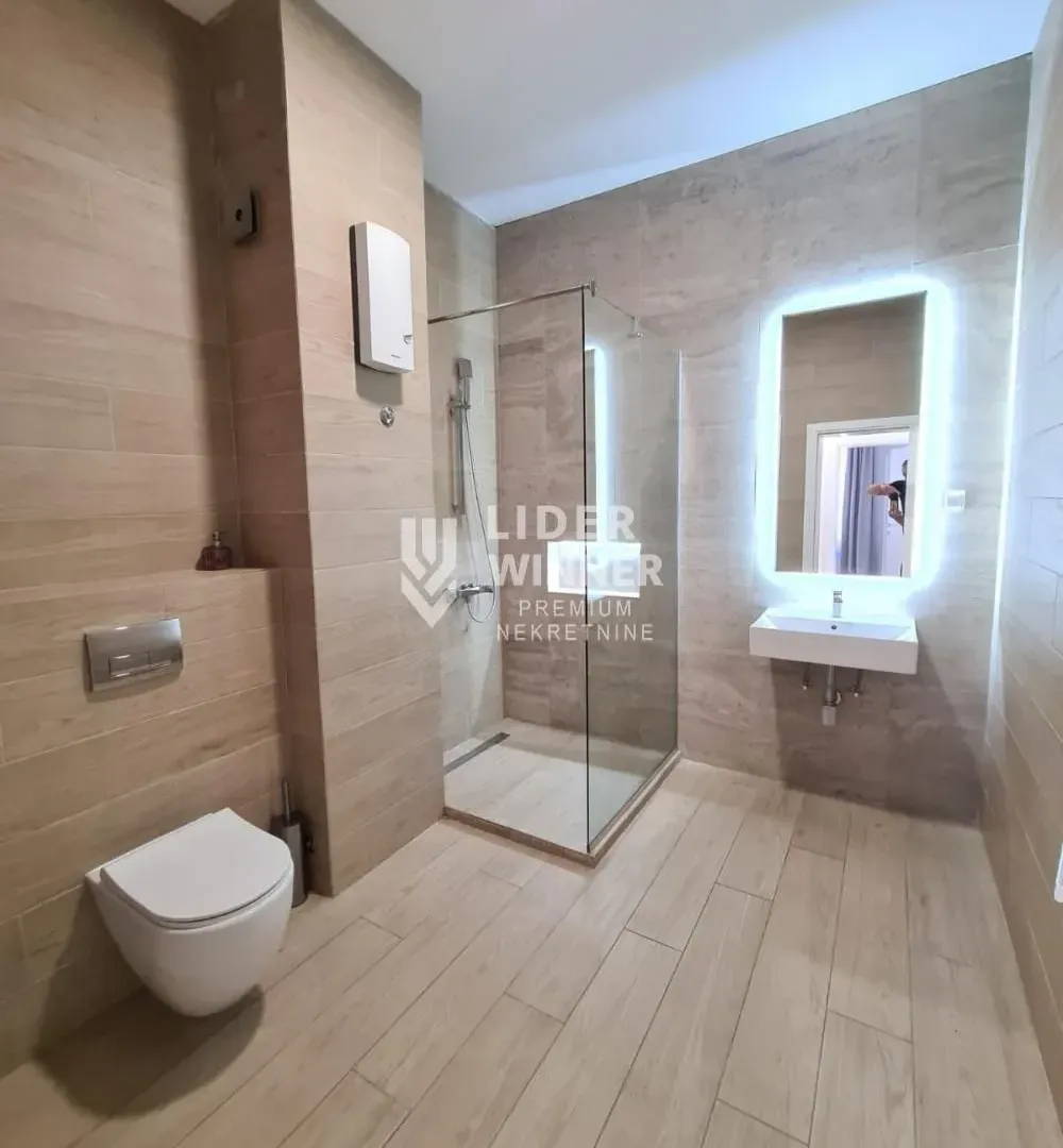 Prodaja, četvorosoban stan, 220m², Savski Venac, Beograd
