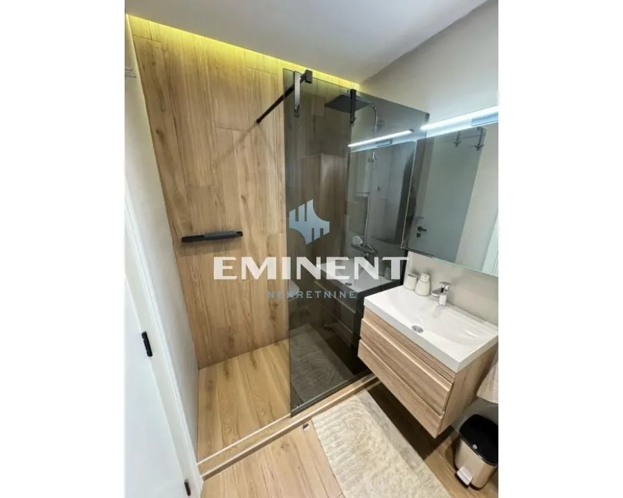 Rent, three bedroom apartment, 65m², Čubura, Beograd