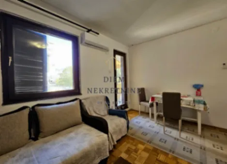 Izdavanje, jednosoban stan, 60m², Centar, Bar - image 4