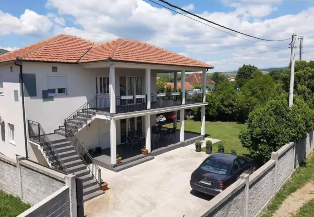 Rent, house, 260m², Donji Kokoti, Podgorica