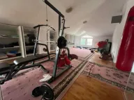 Izdavanje, kuća, 350m², Zlatica, Podgorica - image 11