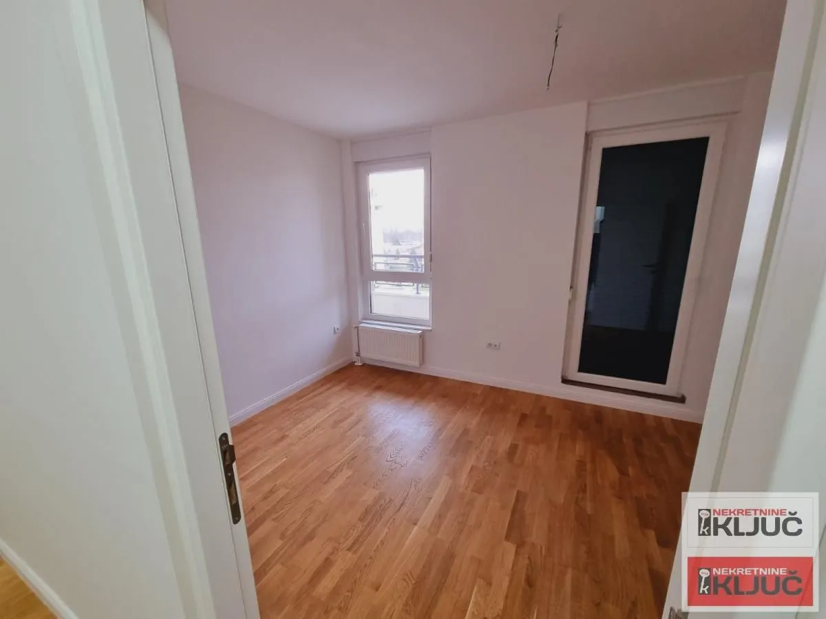 Prodaja, trosoban stan, 63m², Bulevar patrijarha Pavla, Novi Sad Sve Podlokacije