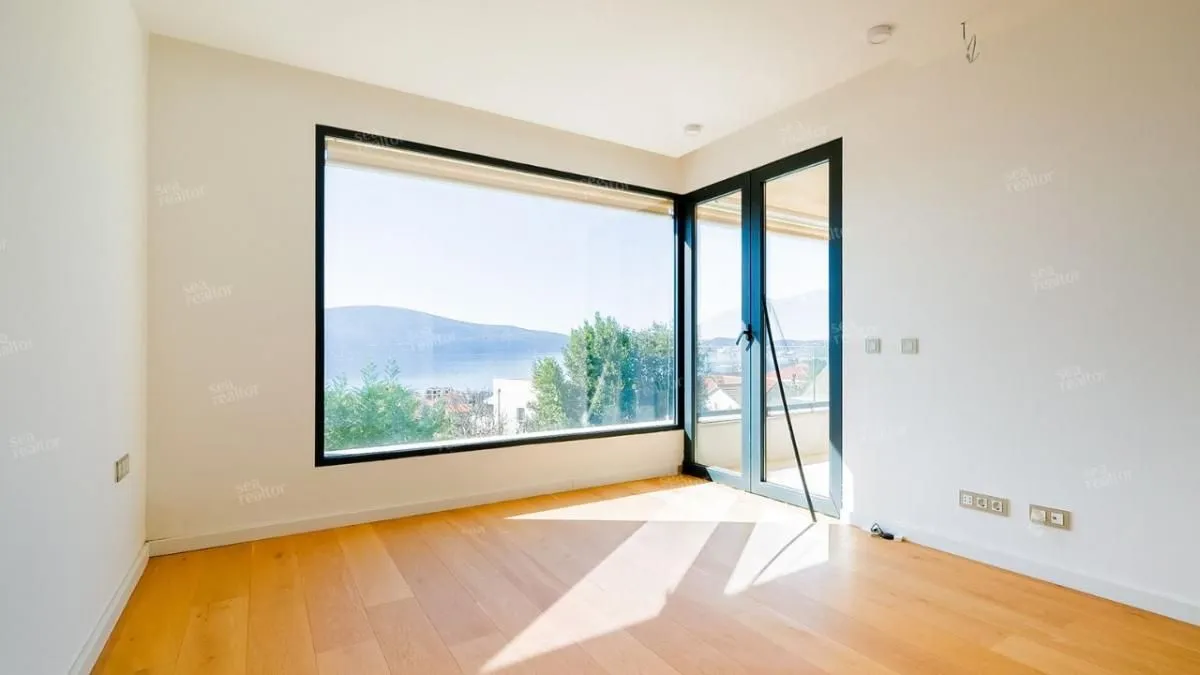 Prodaja, dvosoban stan, 100m², Tivat, Crna Gora