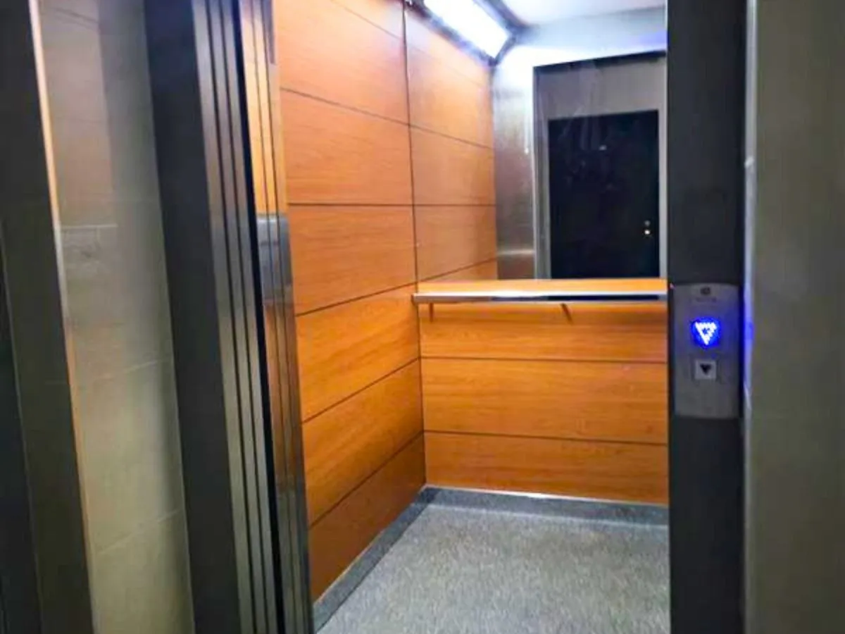 Rent, three bedroom apartment, 123m², Vračar Sve Podlokacije, Beograd