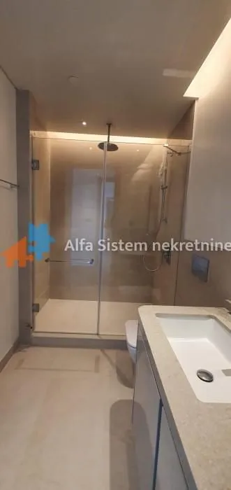 Izdavanje, trosoban stan, 90m², Savski Venac, Beograd