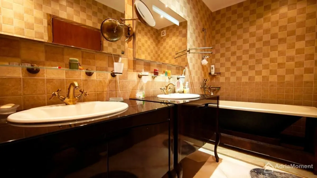 Prodaja, trosoban stan, 91m², Bigova, Kotor
