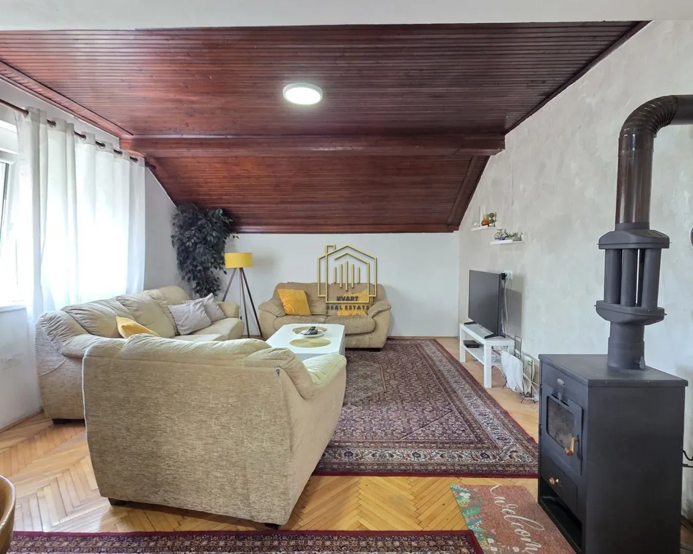 Rent, three bedroom apartment, 100m², Stari Aerodrom, Podgorica