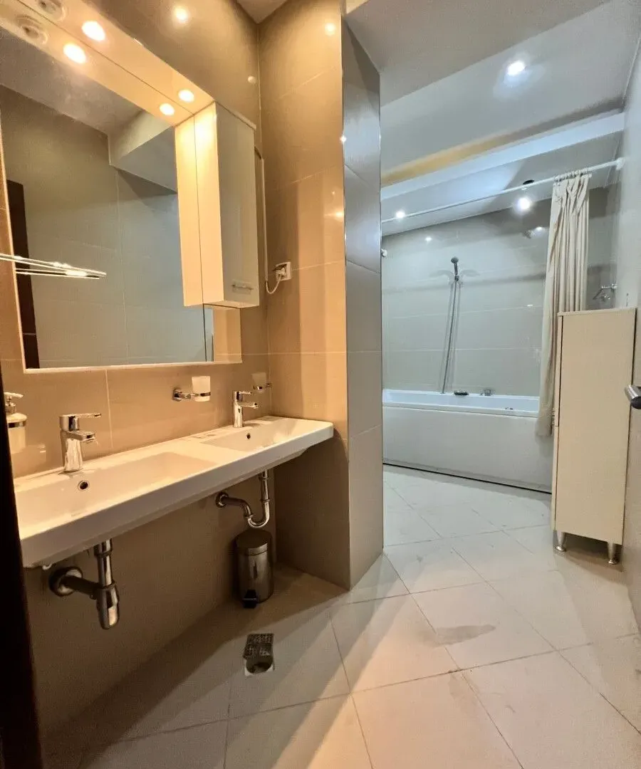Rent, four bedroom apartment, 228m², Preko Morače, Podgorica