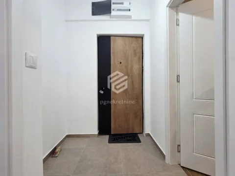 Rent, one bedroom apartment, 52m², Stari Aerodrom, Podgorica - image 9