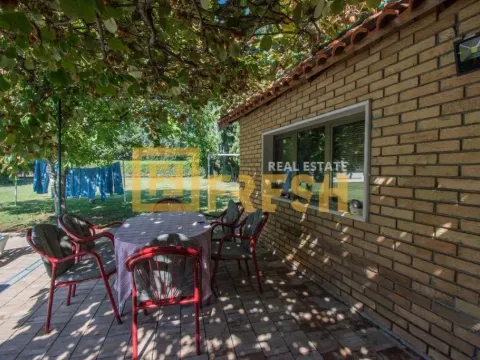 Sale, house, 250m², Tološi, Podgorica - image 26
