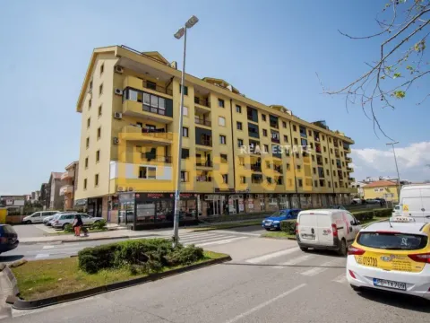 Izdavanje, jednosoban stan, 50m², Stari Aerodrom, Podgorica - image 1