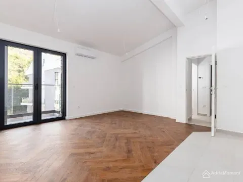 Prodaja, jednosoban stan, 42m², Centar, Tivat - image 3