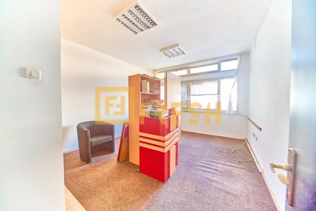 Rent, office space, 228m², Preko Morače, Podgorica