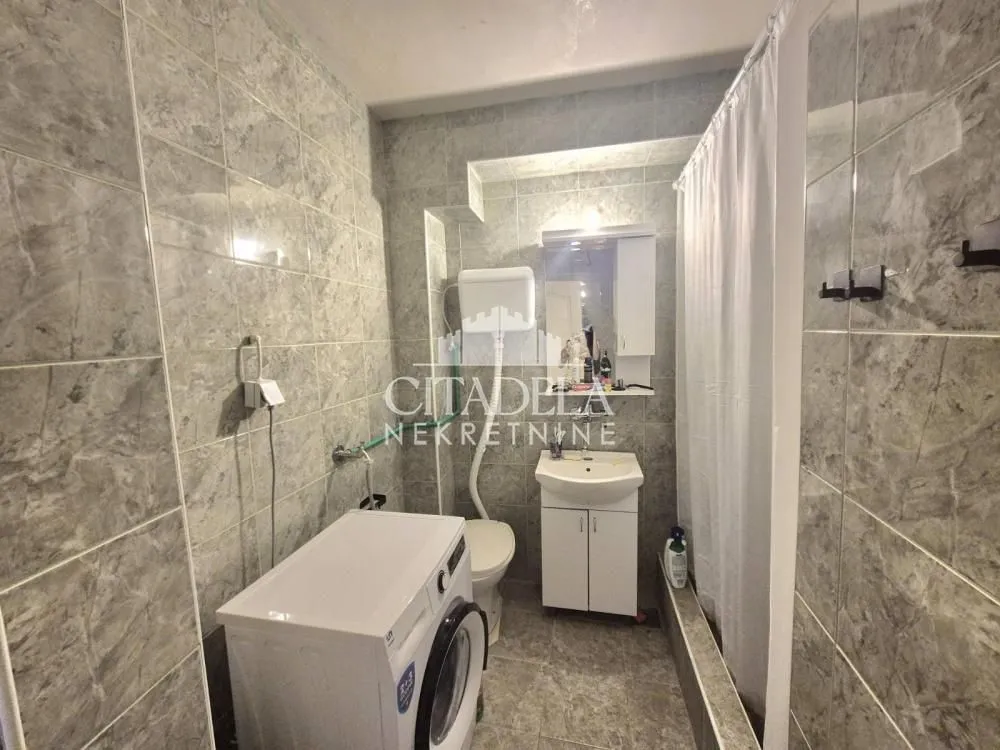 Sale, three bedroom apartment, 90m², Brace Jerković, Voždovac Sve Podlokacije
