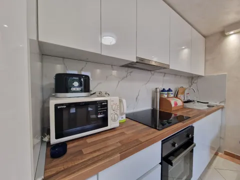 Rent, two bedroom apartment, 72m², Budva, Crna Gora - image 4
