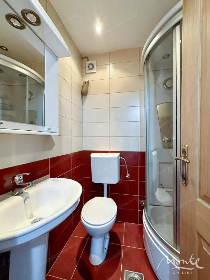 Sale, three bedroom apartment, 90m², Petrovac, Budva