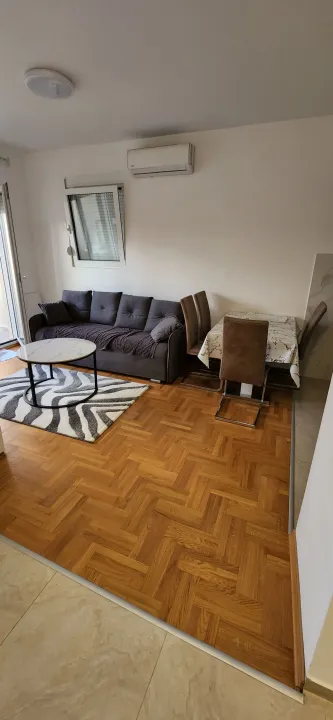 Izdavanje, jednosoban stan, 49m², Radanovići, Kotor