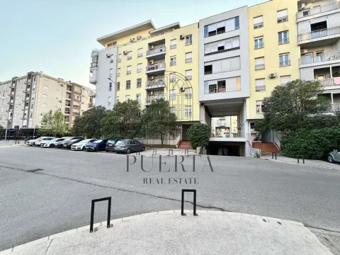 Rent, two bedroom apartment, 60m², Blok 9, Podgorica - image 15