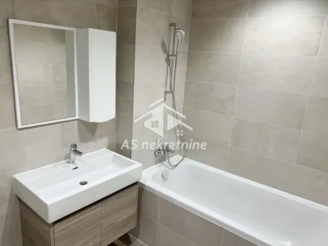 Izdavanje, trosoban stan, 98m², Savski Venac, Beograd - image 15