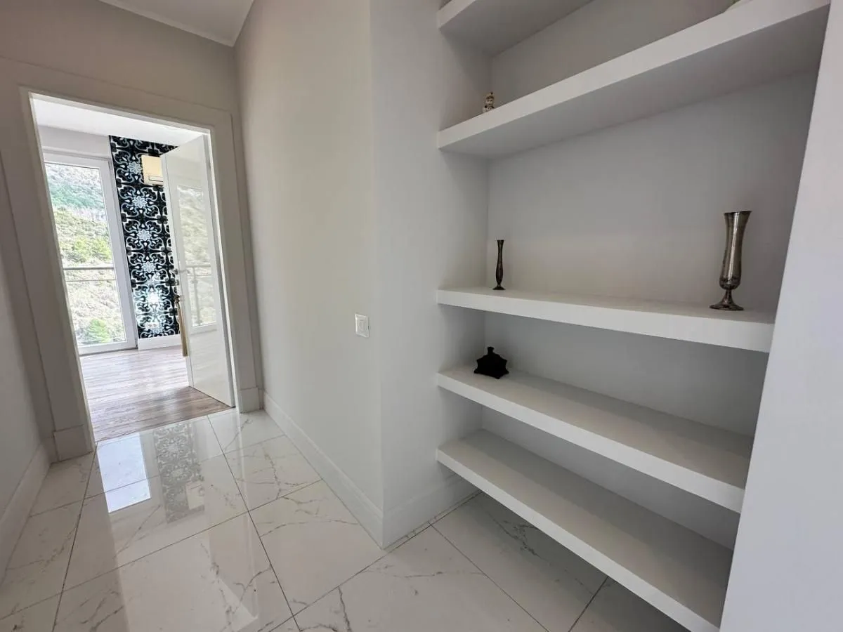 Sale, two bedroom apartment, 131m², Bečići, Budva