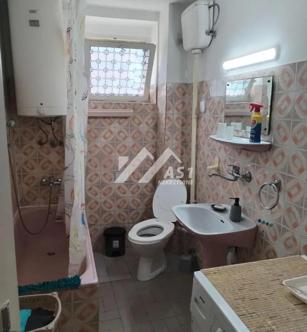 Izdavanje, dvosoban stan, 60m², Sajam, Novi Sad Sve Podlokacije