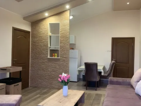 Izdavanje, dvosoban stan, 60m², Bečići, Budva - image 2