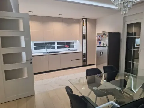 Prodaja, kuća, 190m², Donja Gorica, Podgorica - image 10