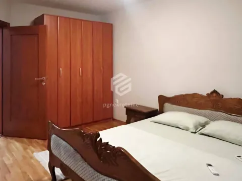 Izdavanje, kuća, 220m², Konik, Podgorica - image 13