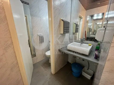 Izdavanje, poslovni prostor, 70m², Zemun Gornji Grad, Zemun Sve Podlokacije - image 6