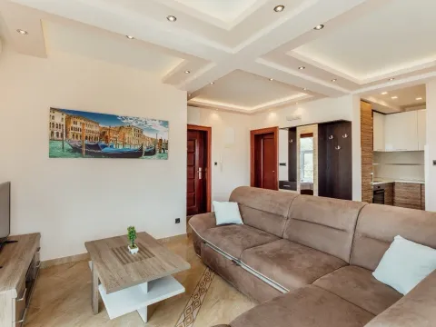 Prodaja, dvosoban stan, 62m², Đuraševići, Tivat - image 13