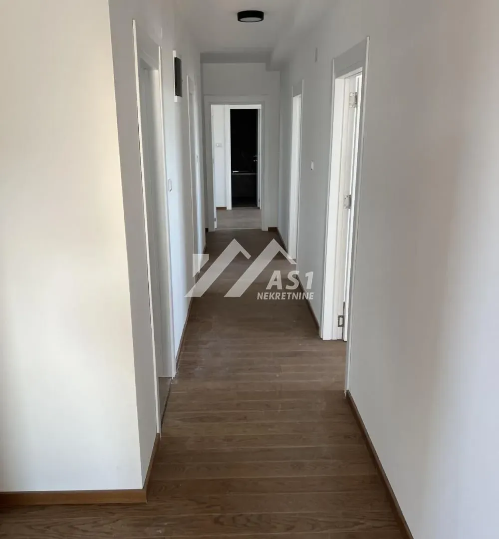 Prodaja, stan, 208m², Telep, Novi Sad Sve Podlokacije