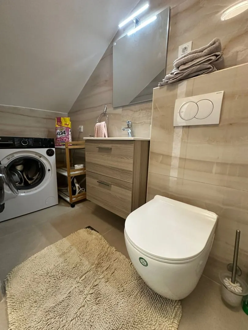 Izdavanje, kuća, 160m², Lastva Grbaljska, Kotor