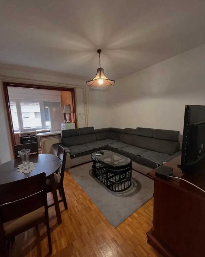 Izdavanje, dvosoban stan, 70m², Centar, Podgorica