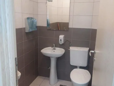 Rent, office space, 172m², 1 maj, Podgorica - image 7