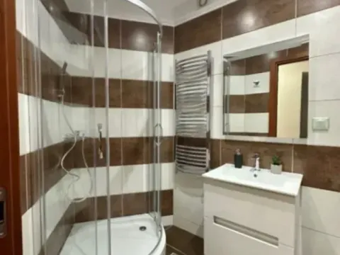 Izdavanje, jednosoban stan, 53m², Centar, Podgorica - image 9