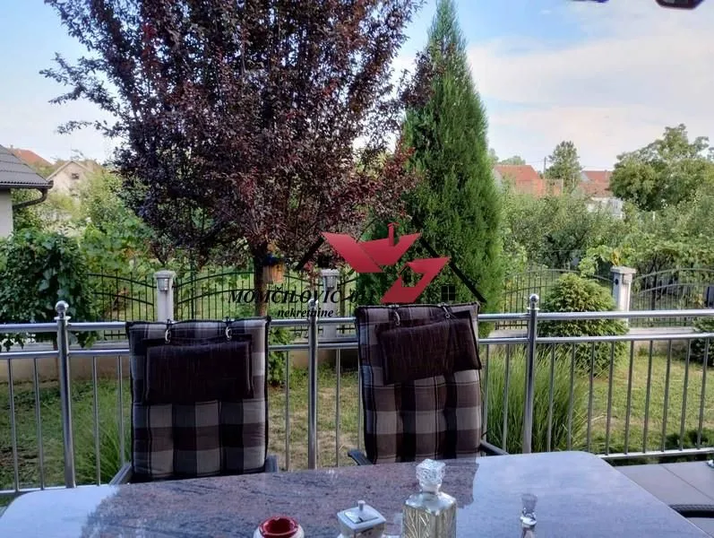 Prodaja, kuća, 430m², Zemun Ugrinovci, Zemun Sve Podlokacije