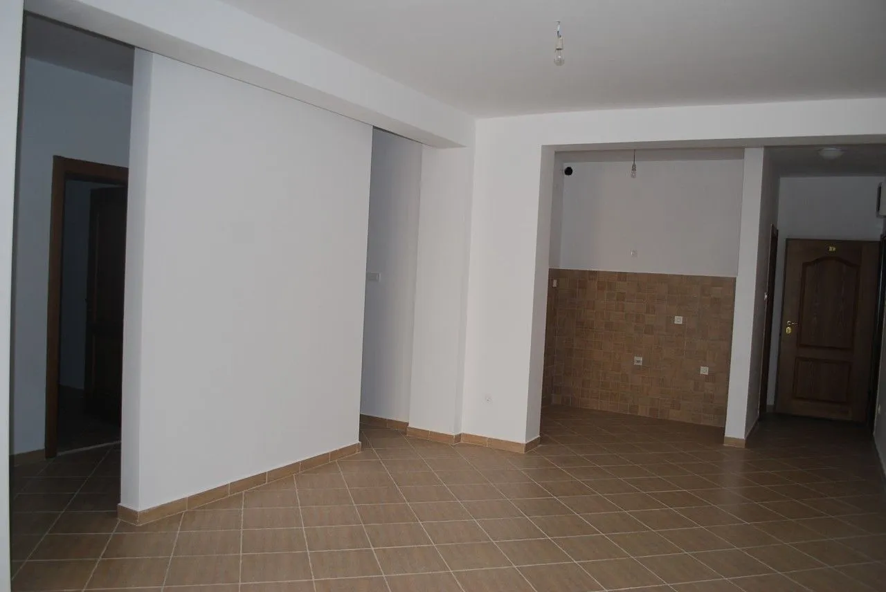 Prodaja, stan, 57m², Risan, Kotor