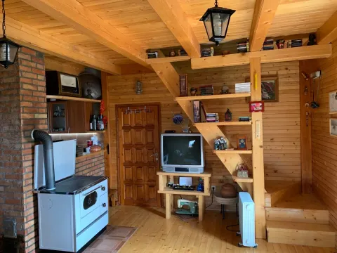 Izdavanje, kuća, 75m², Centar, Žabljak - image 2