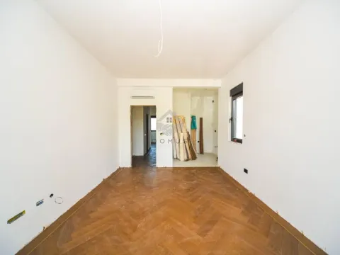 Prodaja, dvosoban stan, 60m², Tološi, Podgorica - image 2
