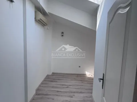 Prodaja, stan, 166m², Vračar Sve Podlokacije, Beograd - image 8