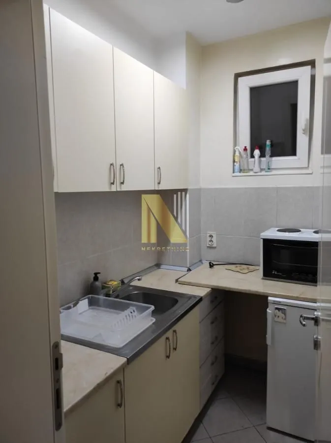 Izdavanje, jednosoban stan, 35m², Rotkvarija, Novi Sad Sve Podlokacije