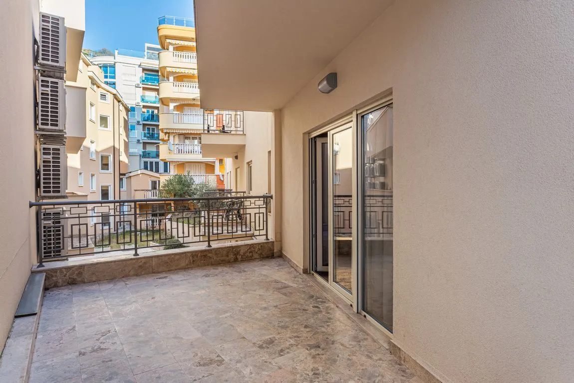 Prodaja, jednosoban stan, 87m², Pržno, Budva