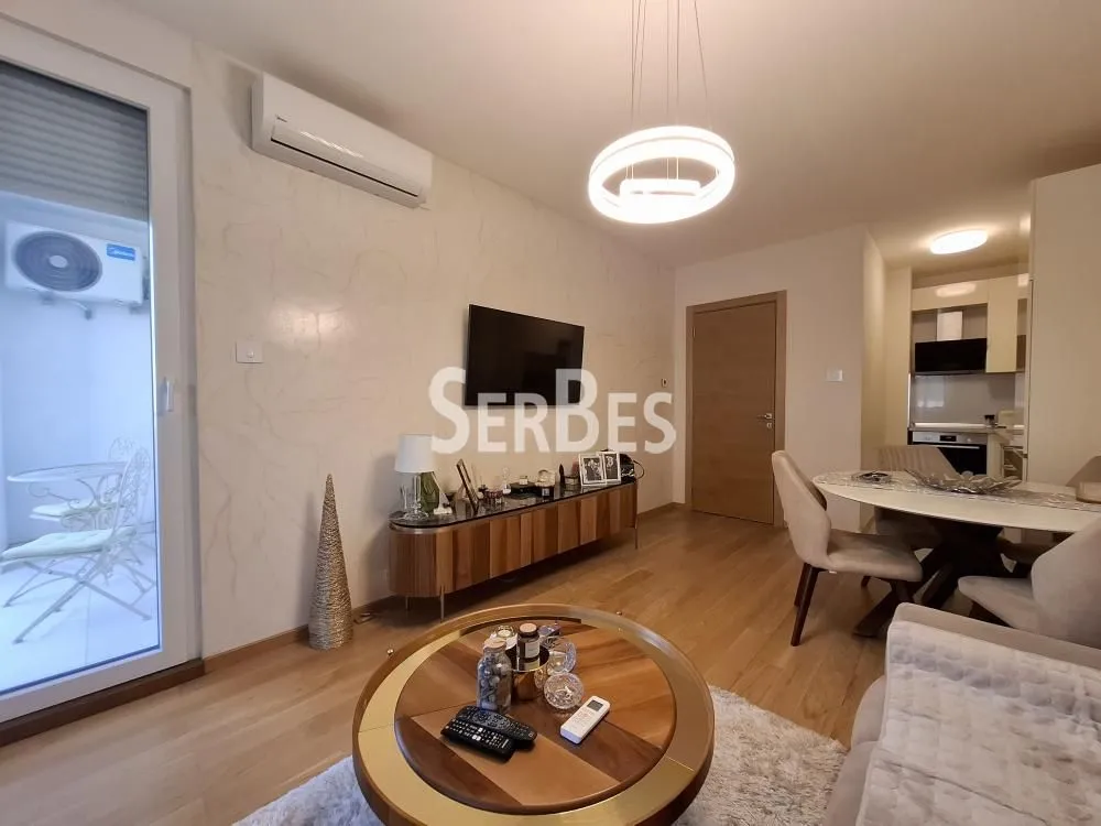 Izdavanje, dvosoban stan, 50m², Socijalno, Novi Sad Sve Podlokacije