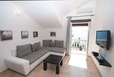 Rent, one bedroom apartment, 30m², Kumbor, Herceg Novi