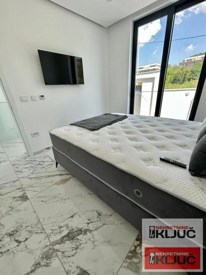 Izdavanje, kuća, 180m², Sremska Kamenica, Petrovaradin